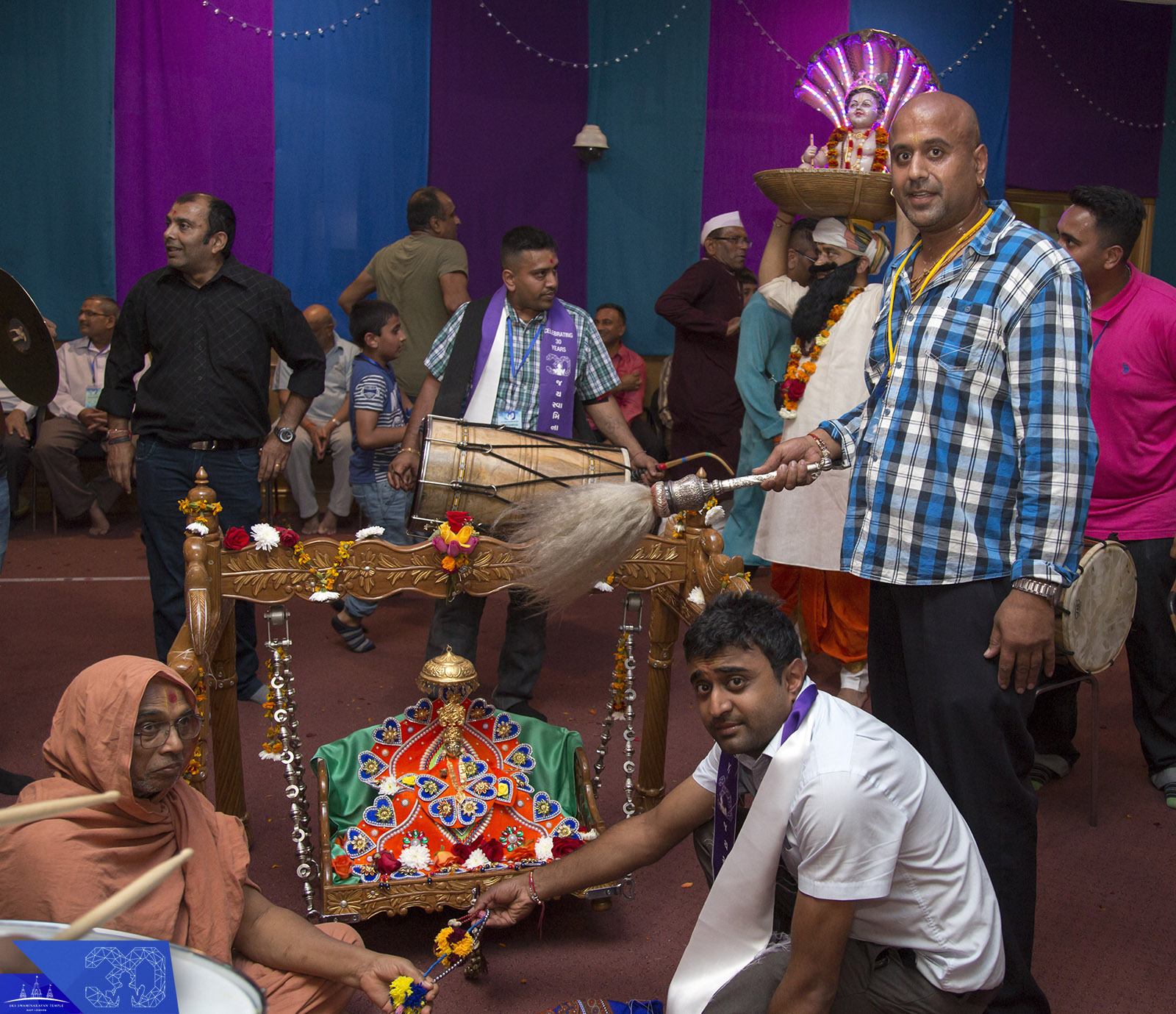 167  - ©1987-2017 SKS Swaminarayan Temple East London